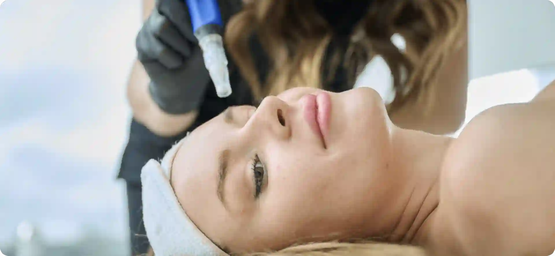 How Do Microneedles Trigger New Collagen and Elastin in Loose Skin Hickstead?